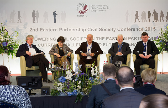 EaP CSF co-chair Krzysztof Bobinski and Ales Bialiatski speaking at the panel ‘Civil Society as a Strategic Stakeholder in the Eastern Partnership’